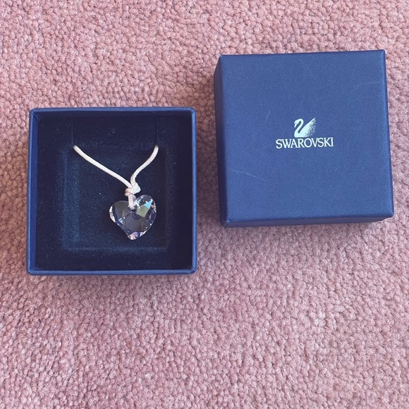 Swavorvski pink heart necklace | BRAND NEW IN BOX - Picture 3 of 3